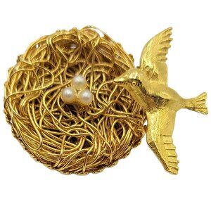 Jeanne Vintage Gold Tone Bird, Woven Wire Nest Faux Pearl Egg Pin Brooch, Signed